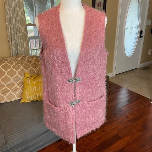 Vintage 60s Mohair Wool Woven in Scotland Pink Vest Ornate Metal Closures, Sz L - Picture 7 of 7